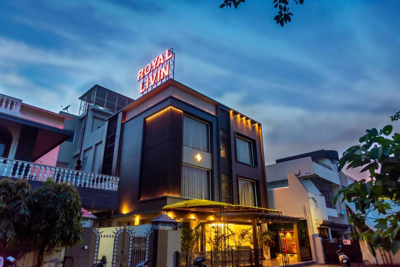 Hotel Royal Livin Варанаси Экстерьер фото