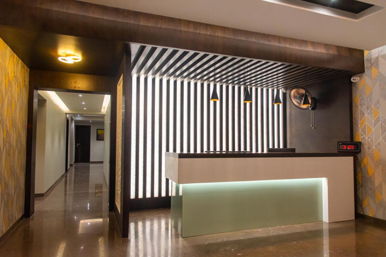 Hotel Royal Livin Варанаси Экстерьер фото