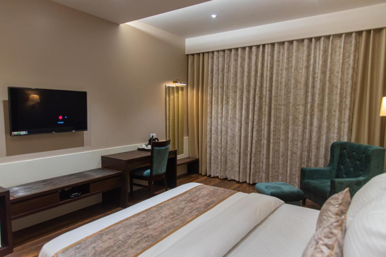 Hotel Royal Livin Варанаси Экстерьер фото