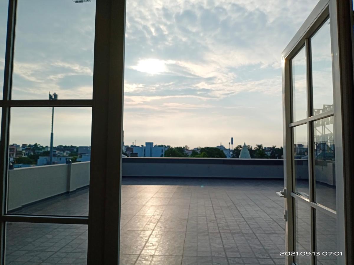 Hotel Royal Livin Варанаси Экстерьер фото