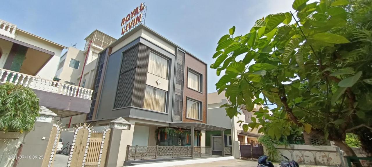Hotel Royal Livin Варанаси Экстерьер фото