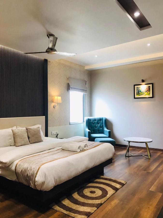 Hotel Royal Livin Варанаси Экстерьер фото