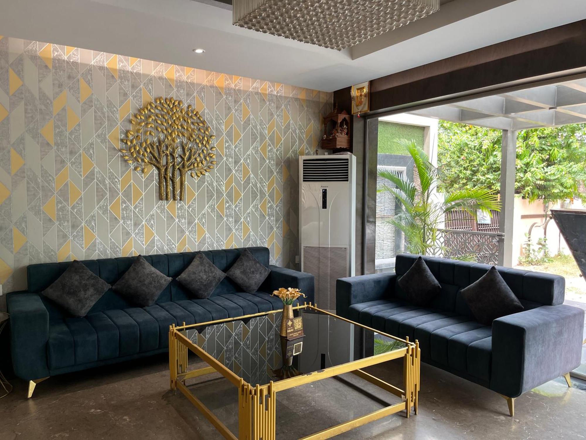 Hotel Royal Livin Варанаси Экстерьер фото