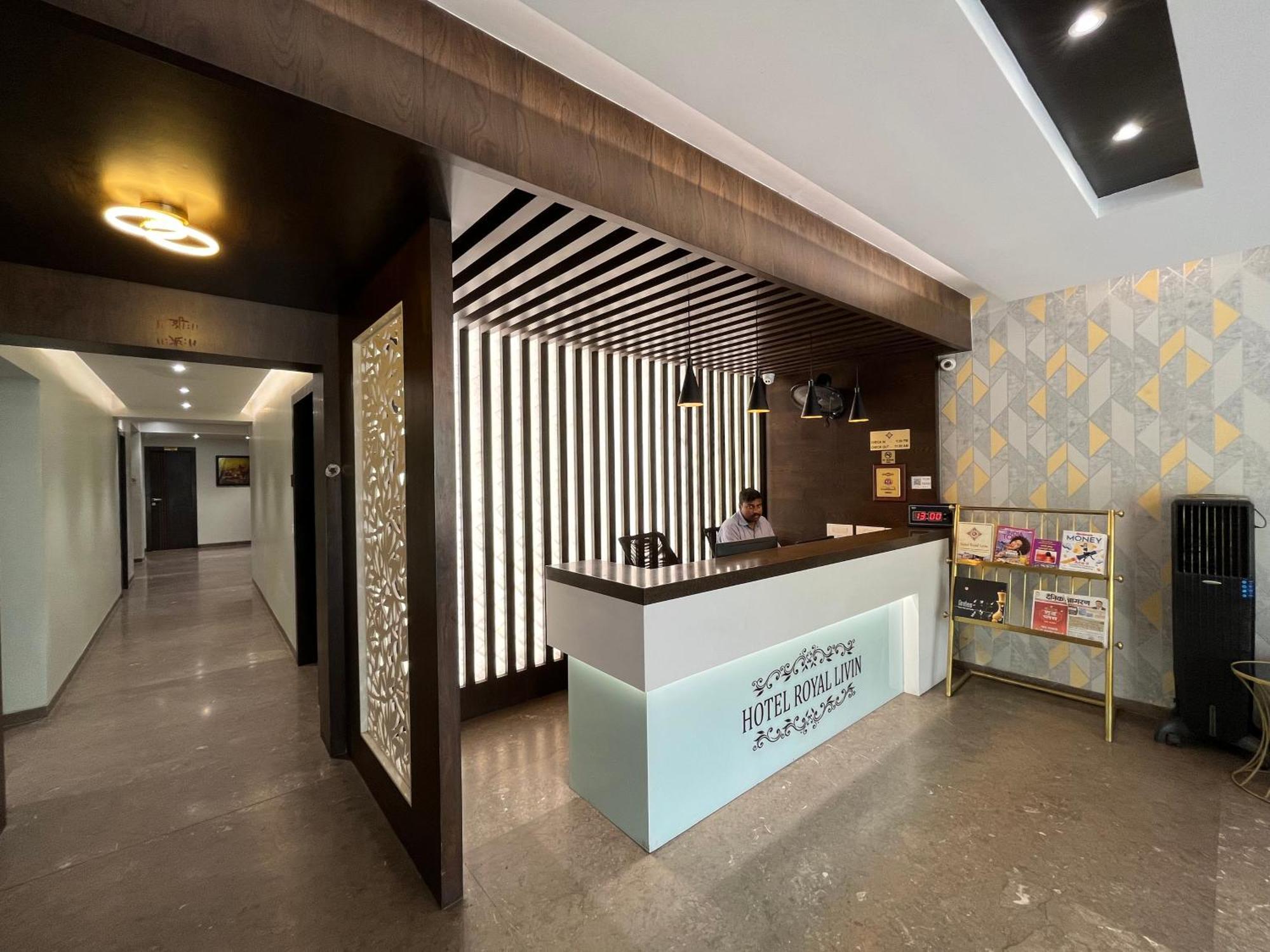Hotel Royal Livin Варанаси Экстерьер фото