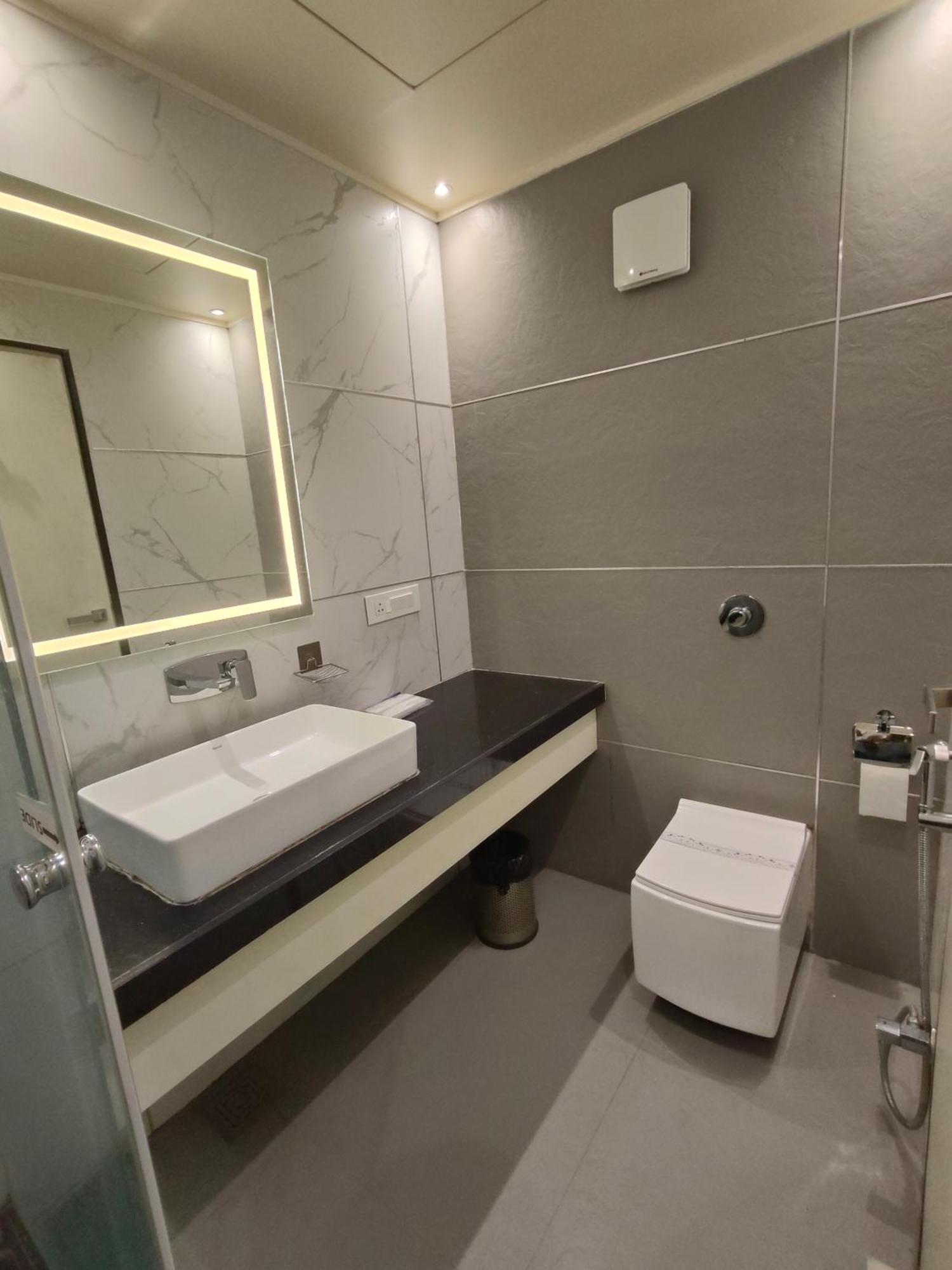 Hotel Royal Livin Варанаси Экстерьер фото